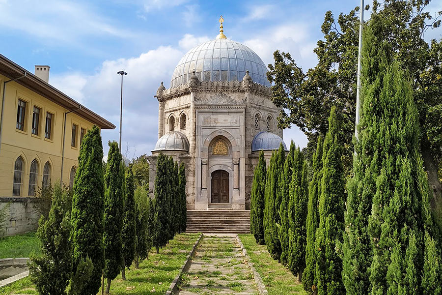 Das Grab des osmanischen Sultans Mehmed V Reşad in Eyüp
